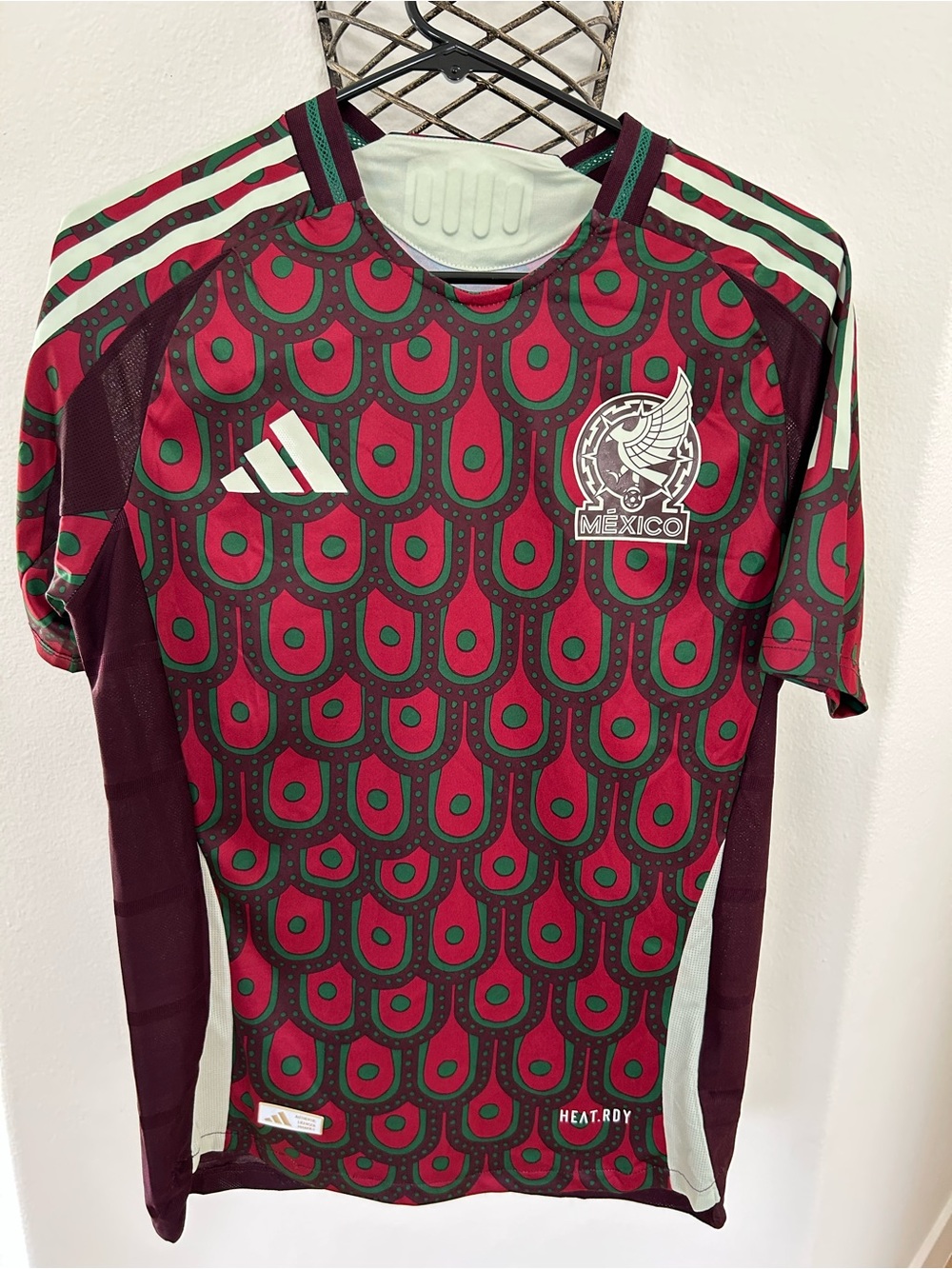 Adidas Mexico Men's Maroon and Green Soccer Jersey. Sz Small